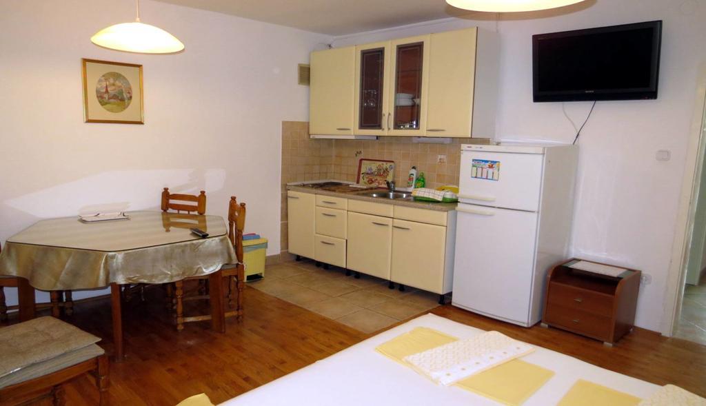 Apartments Corluka Baška Voda Eksteriør bilde